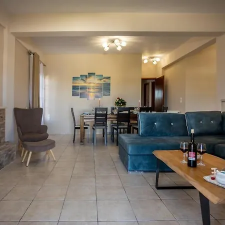 Evridiki Villa Velonádes